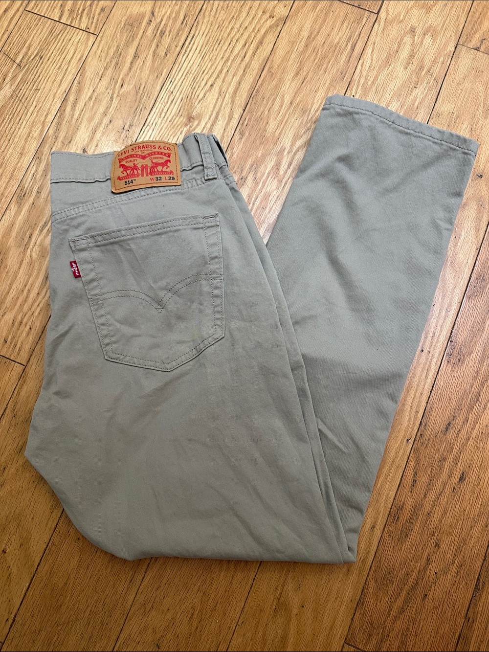 Levi's Light Khaki Straight Leg Pants 515. 32W 29L